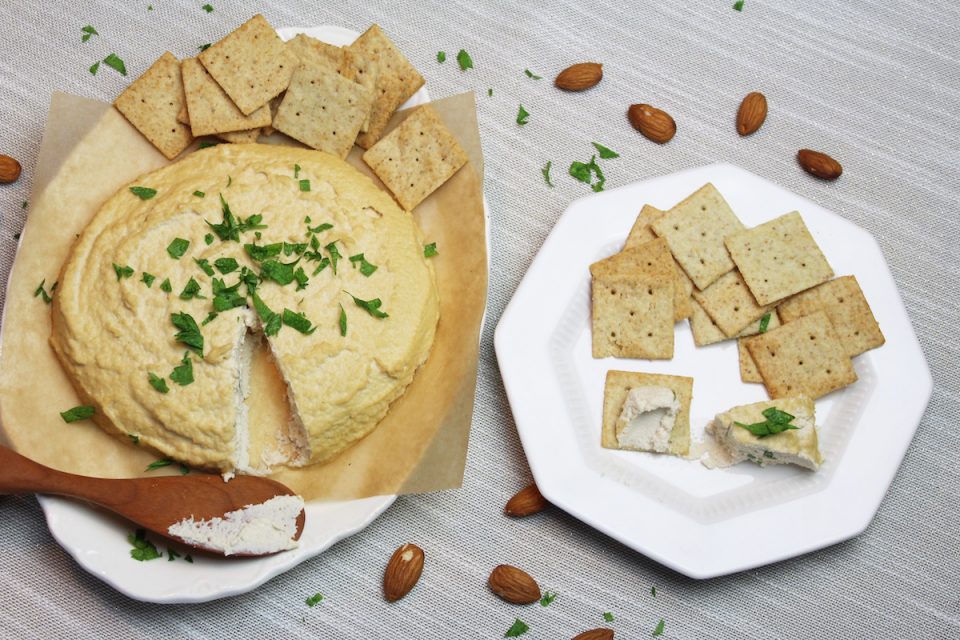 Baked Almond Ricotta Vegan with Crackers